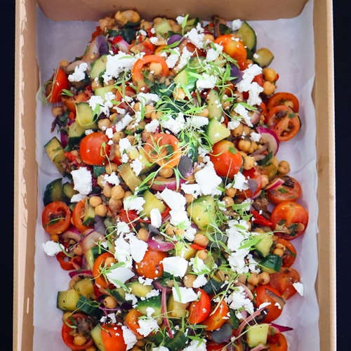 Box salad , feed's 8-10 . Chickpea Mediterranean